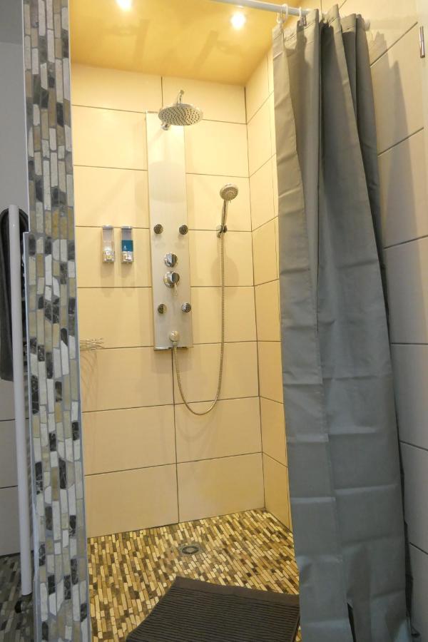 Ferienwohnung Am Bodensee- Zentrale Lage, Free Parking And Wifi, 109 M2, Privater Garten, 7 Gaeste, 2X Kingsize Boxspringbett, Familienfreundlich FDH Exterior photo